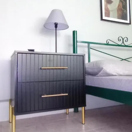 Apartment Violet