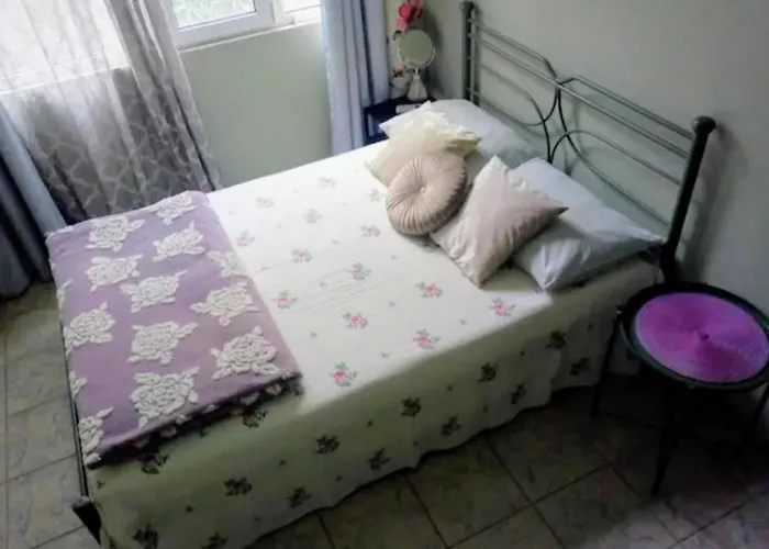Apartment Violet